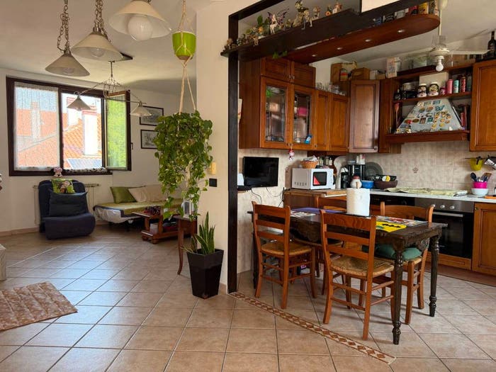 Casa quadrilocale in vendita in Via Castel Merlino, Pasturago, Vernate