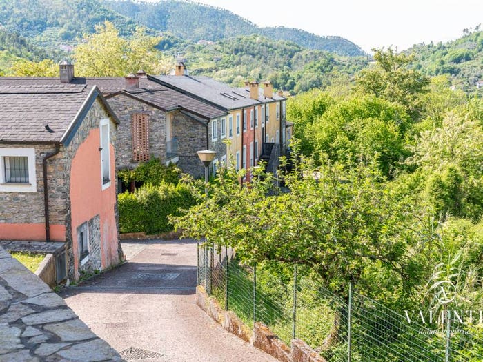 Appartamento bilocale in vendita in Via per Battipagliano, Pignone