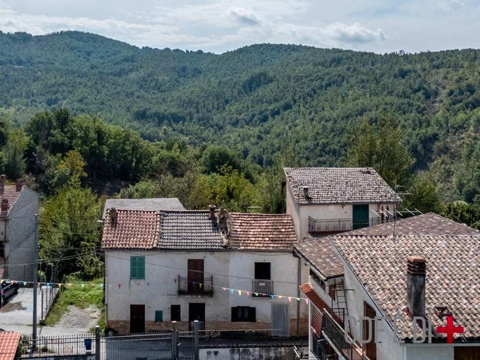 Appartamento quadrilocale in vendita in Via Colli, Colle Di Pace, Pescorocchiano