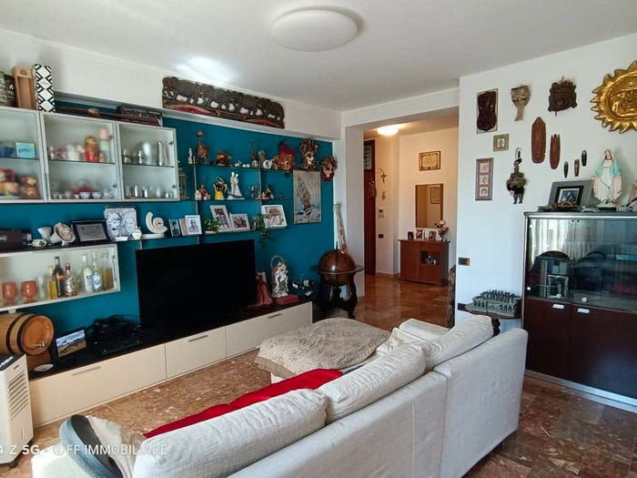 Appartamento quadrilocale in vendita in Via Mario Batà, Centro, Macerata