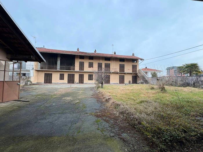 Casa con 6 locali in vendita in Via Luigi Carlo Farini, Centro, Cigliano