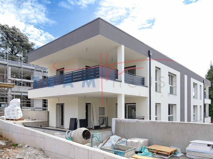 Appartamento trilocale in vendita in Via Aprile, Centro, Figino Serenza