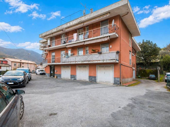 Appartamento trilocale in vendita in Via Molino, Moconesi