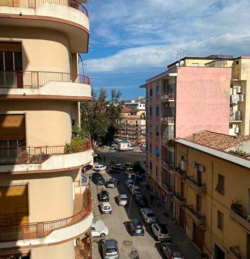 Appartamento con 6 locali in vendita in Via Domenico Milelli, Centro Storico, Cosenza