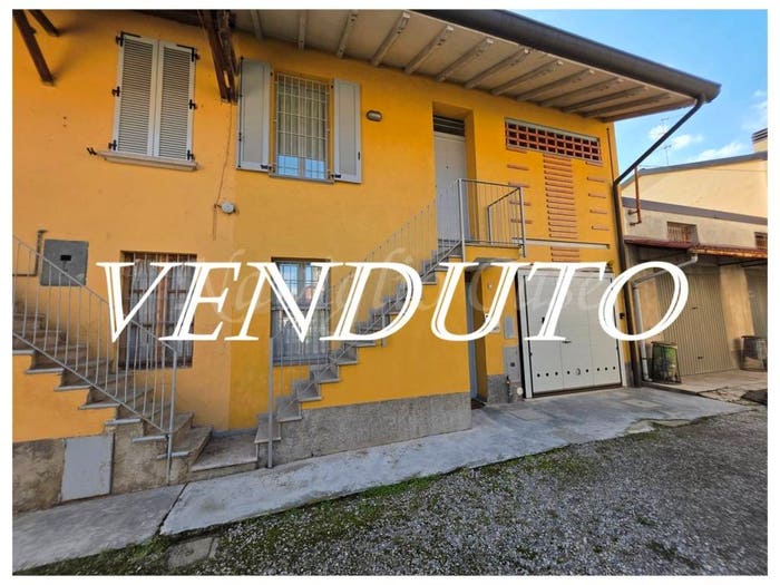 Appartamento trilocale in vendita in Via Negroni, Centro, Pessano con Bornago