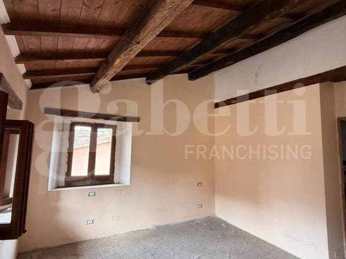 Appartamento con 6 locali in vendita in VIA GARIBALDI, Rieti