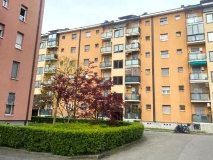 Appartamento trilocale in vendita in Via Ugo Betti, Gallaratese, Milano