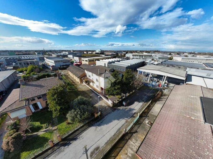 Casa con 6 locali in vendita in Via Atella, Magri, Borgo Virgilio