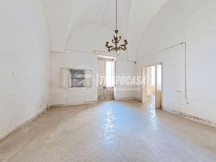Casa con 6 locali in vendita in Via Umberto I, Cannole