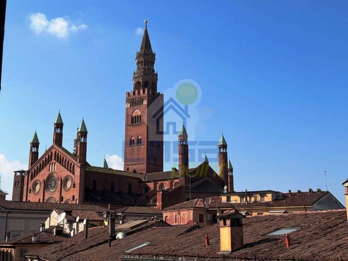 Appartamento quadrilocale in vendita in Via Bonomelli n, Centro, Cremona