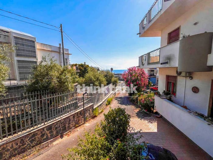 Appartamento con 5 locali in vendita in Via Livorno, Aci Trezza, Aci Castello