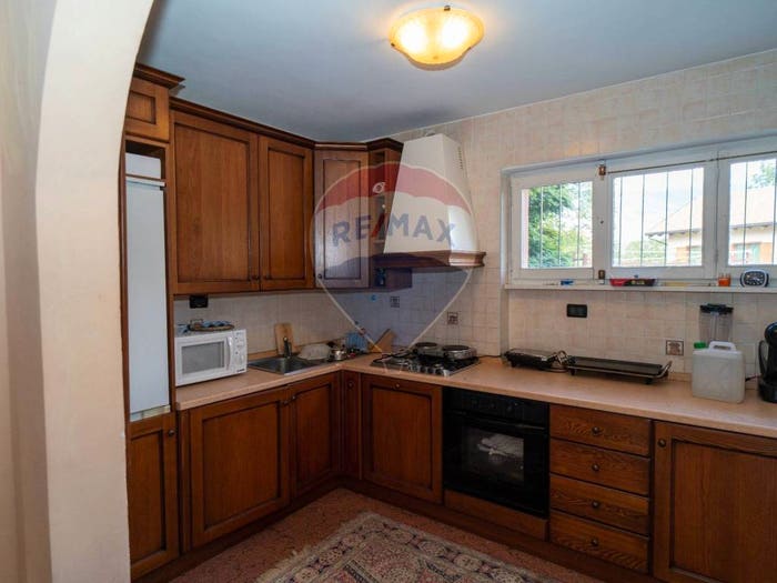 Casa con 6 locali in vendita in via terzo reggimento alpini, Gravere