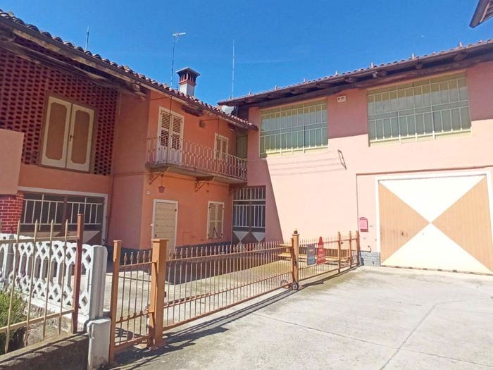 Casa con 6 locali in vendita in Vicolo Catterina Calleri, Centro, Carrù