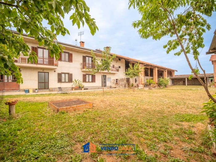 Casa con 5 locali in vendita in Via Plissero, Caraglio