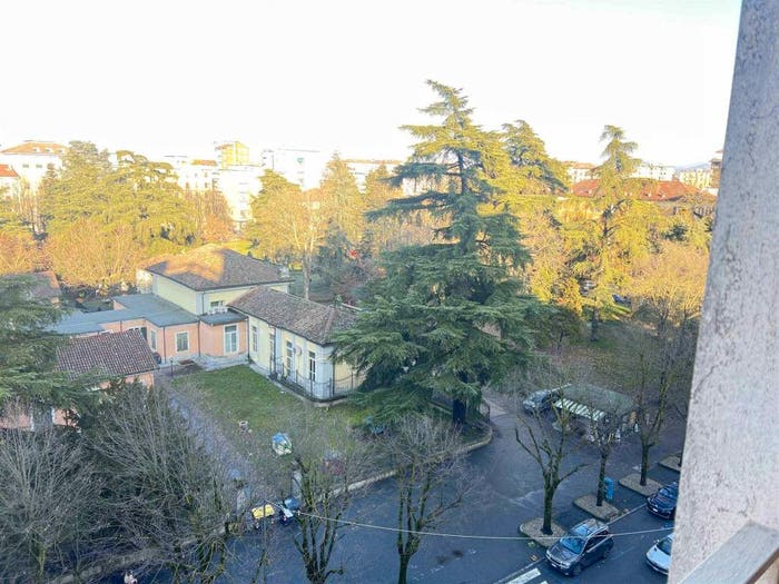 Appartamento con 6 locali in vendita in Viale Saffi, Novi Ligure