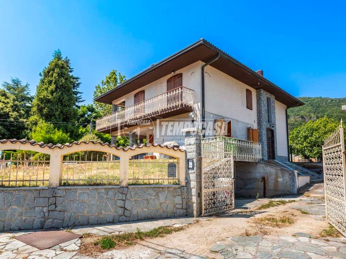 Appartamento quadrilocale in vendita in Via Assietta, Centro, Giaveno
