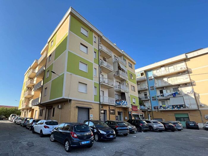 Appartamento trilocale in vendita in Via Torrazzo, Catanzaro Lido, Catanzaro