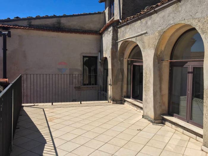 Casa con 6 locali in vendita in Castel San Vincenzo