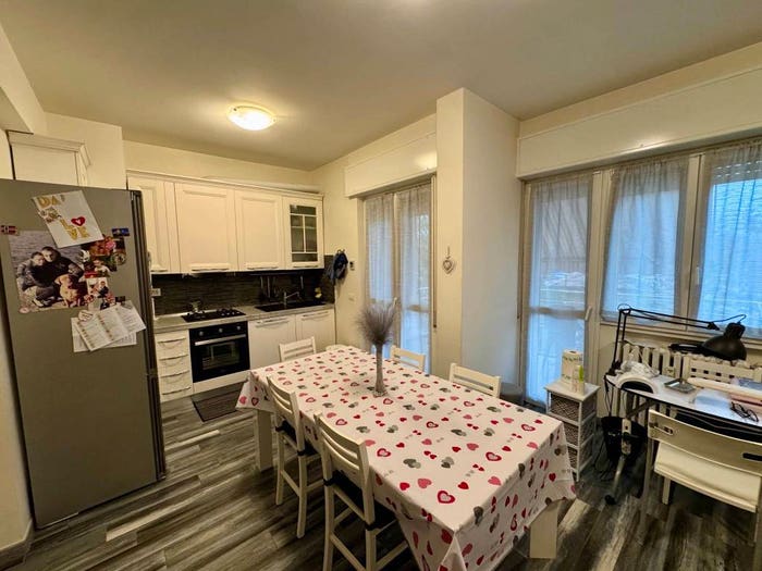 Appartamento con 5 locali in vendita in Via Val di Bondo, Comasina, Milano