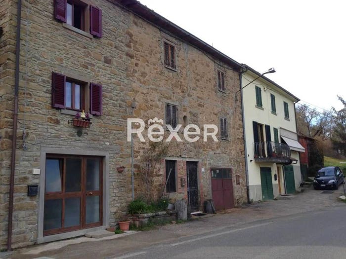 Casa con 5 locali in vendita in Strada Provinciale Palazzo del Pero, Palazzo del Pero, Arezzo
