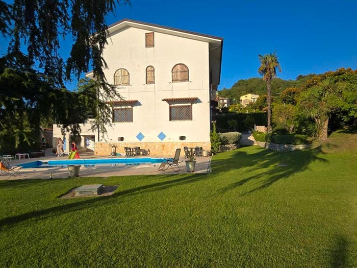 Casa con 6 locali in vendita in via G Capone, Arpaise