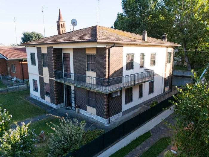 Casa con 6 locali in vendita in Via Giuseppe Di Vittorio, Centro, Argenta