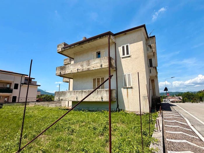Casa con 6 locali in vendita in Via Risorgimento, Dugenta