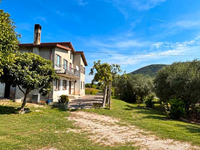 Casa con 5 locali in vendita in via valli, Arquà Petrarca