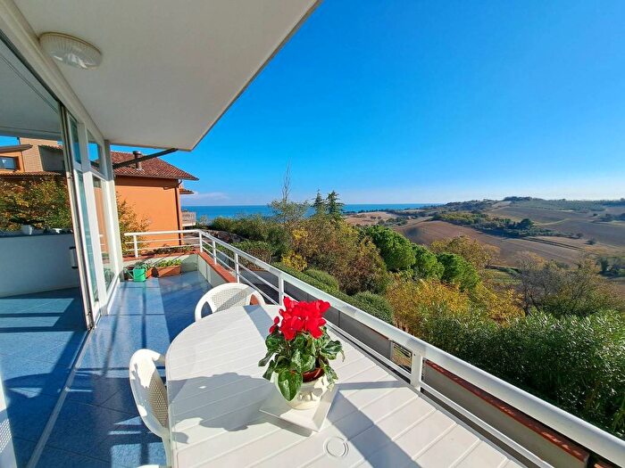 Casa con 6 locali in vendita in Via del Frumento, Trebbiantico, Pesaro