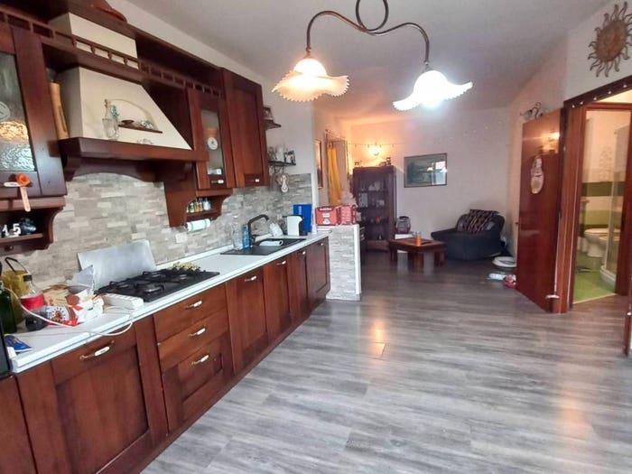Casa con 6 locali in vendita in via Larciano, Monte Vidon Corrado