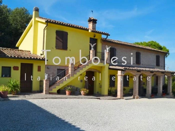 Casa con 6 locali in vendita in Frazione Nidastore, Arcevia