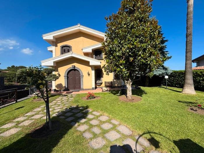 Casa quadrilocale in vendita in Via Leonardo Sciascia, Nicolosi