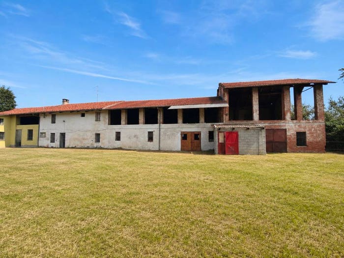 Casa con 6 locali in vendita in Via Martiri, Centro, Ceresole Alba