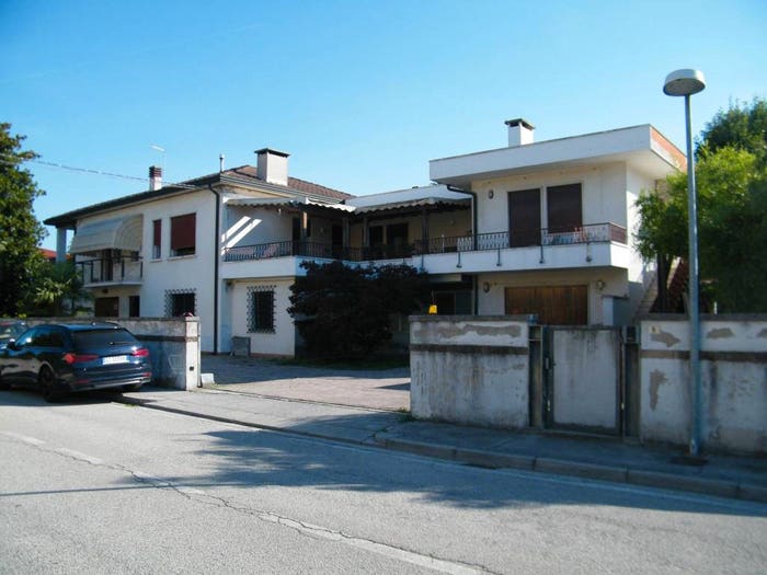 Casa con 6 locali in vendita in Via dei Pellegrini, Centro, Camisano Vicentino