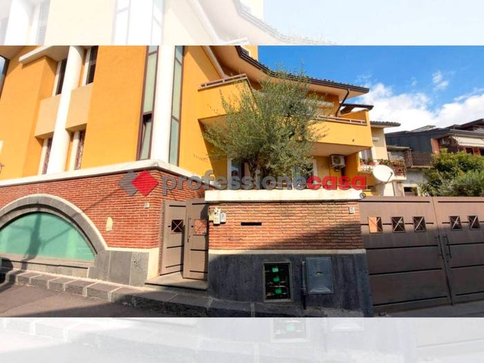 Appartamento bilocale in vendita in Via Narduzzo, Centro, Pedara