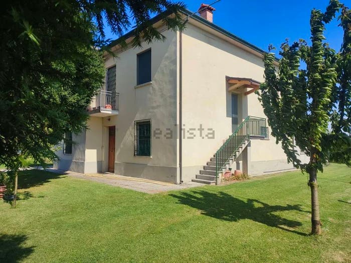 Casa con 6 locali in vendita in Bagnacavallo