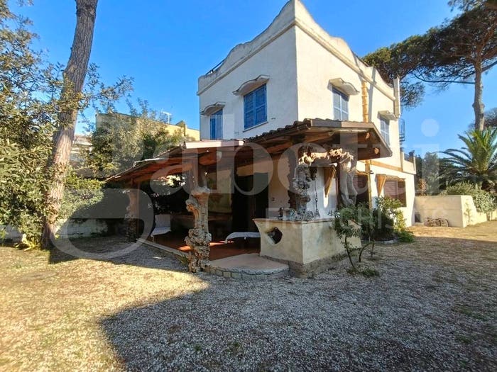 Appartamento trilocale in vendita in Via Ardeatina, Lavinio Mare, Anzio