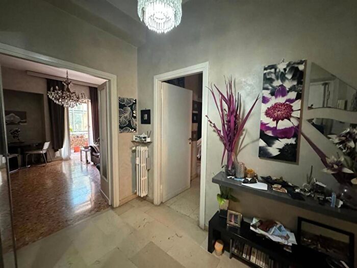 Appartamento trilocale in vendita in via crescenzo del monte, Trastevere, Roma