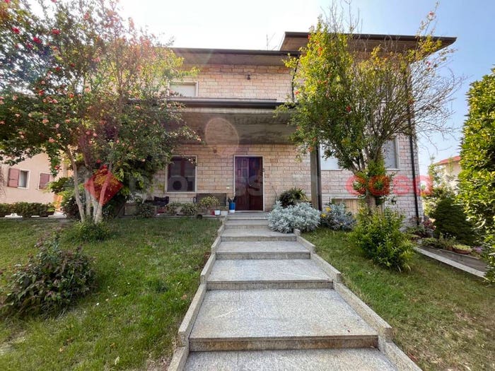 Casa con 6 locali in vendita in Via Antonio Vivaldi, Roncolevà, Trevenzuolo