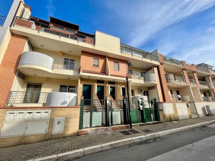 Appartamento trilocale in vendita in Via Francesco Cilea, Centro, Matera