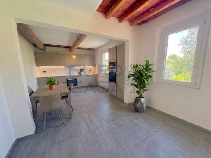 Appartamento trilocale in vendita in Via Veneto, Centro, Formigine
