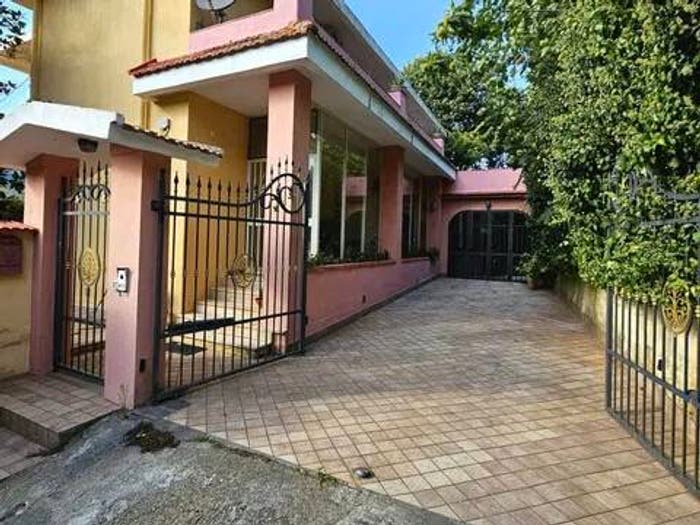 Casa con 6 locali in vendita in Via Onofrio Colace, Pontegrande Sant'Elia, Catanzaro