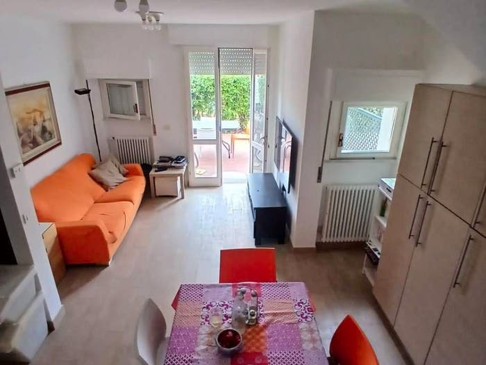 Casa con 6 locali in vendita in Via Stradella, Ronchi Poveromo, Massa
