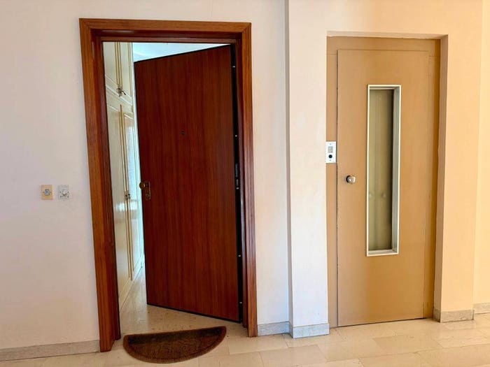 Appartamento quadrilocale in vendita in Via Bene Vagienna, Centro, Carrù