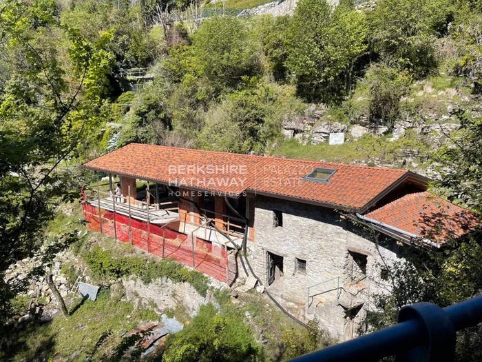 Casa quadrilocale in vendita in Cernobbio