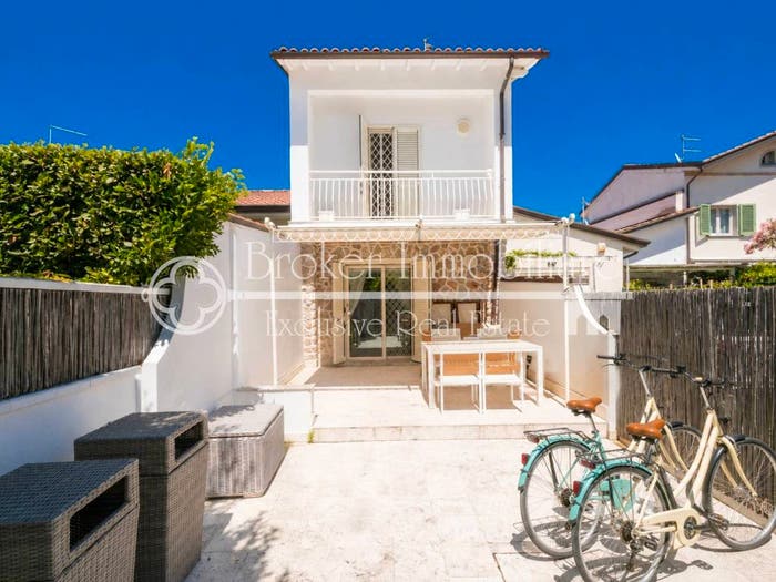 Casa quadrilocale in vendita in Via Trento, Centro, Forte dei Marmi