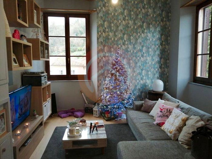 Appartamento trilocale in vendita in via Cavour, Centro, Gallicano