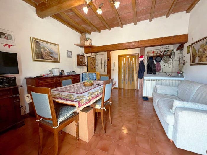 Appartamento trilocale in vendita in Centro, Loro Ciuffenna