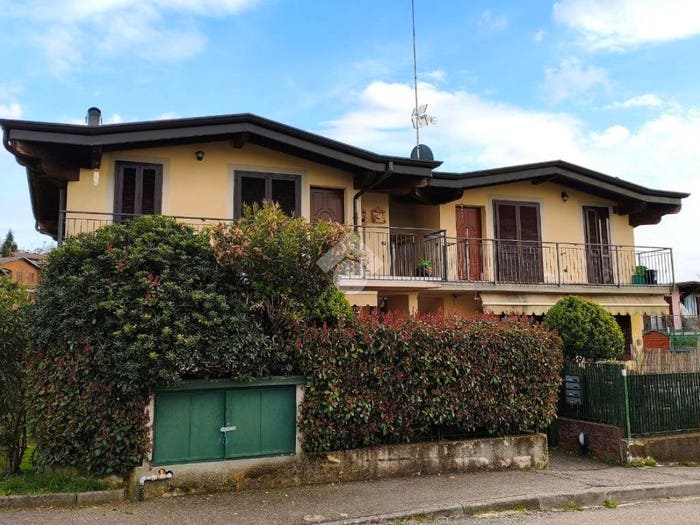 Appartamento trilocale in vendita in Via Monte Rosa, Grandate