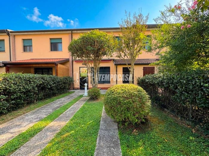 Casa quadrilocale in vendita in Via Bruno Rossatti, San Biagio, Ferrara